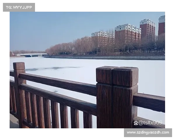 冬日湖畔的诗意景色探秘指南 寻找寒冬中的宁静与自然之美 冬日湖畔的诗意景色探秘指南 寻找寒冬中的宁静与自然之美
