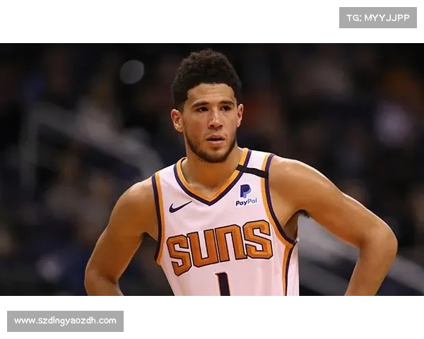 布克的社交活动如何塑造球队形象与球迷认同感的双重影响