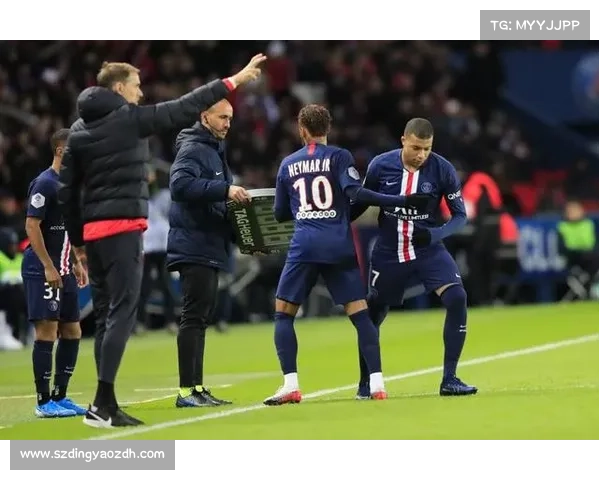 德黑兰独立足球队迎接新时代挑战 打造辉煌未来之路